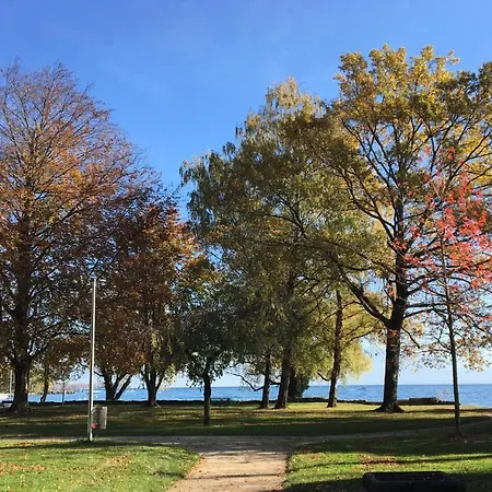 Queen Guest Pensjonat Mont-sur-Rolle